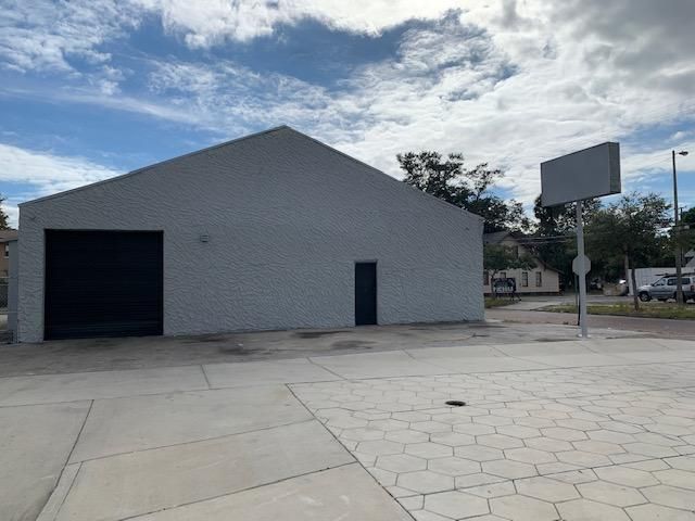 Grand Central Commerce Center: 2360 Central Ave, Saint Petersburg, FL 33712